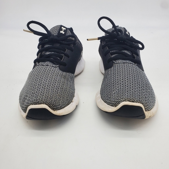 Under Armour Flow RN Grid Women Shoes Size 7 Black Gray 1276683-052 - Picture 2 of 12